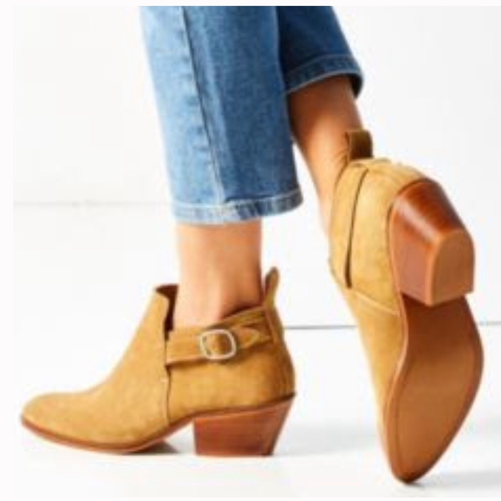 Urban Outfitters Tan Suede Western Hardware Bootie